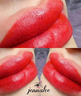 Phun môi màu đỏ